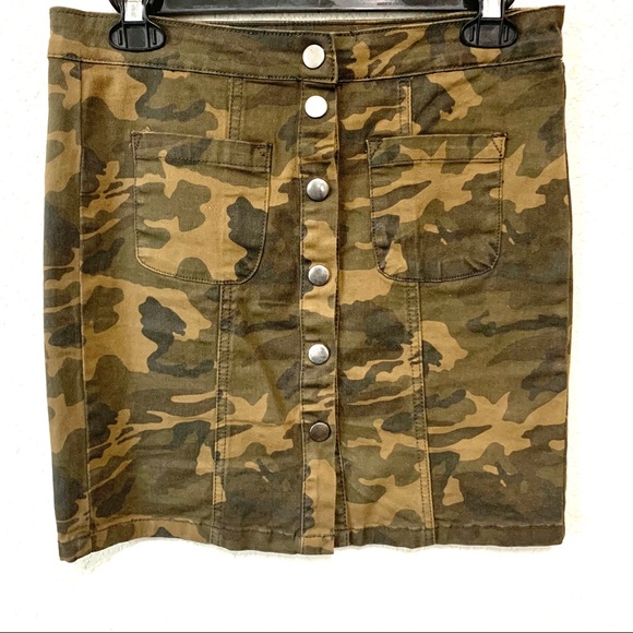 American Bazi Dresses & Skirts - 💙 American Bazi Camo Button Front Mini Skirt Med